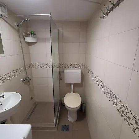 Nov Apartman U Mirnoj Ulici U Centru Beograda 外观 照片