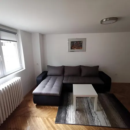 Nov Apartman U Mirnoj Ulici U Centru Beograda 外观 照片